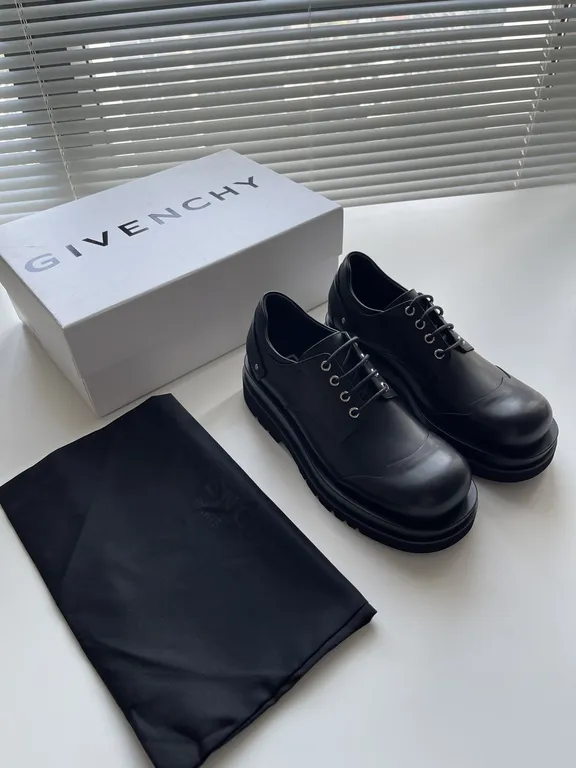 Givenchy Shoe 